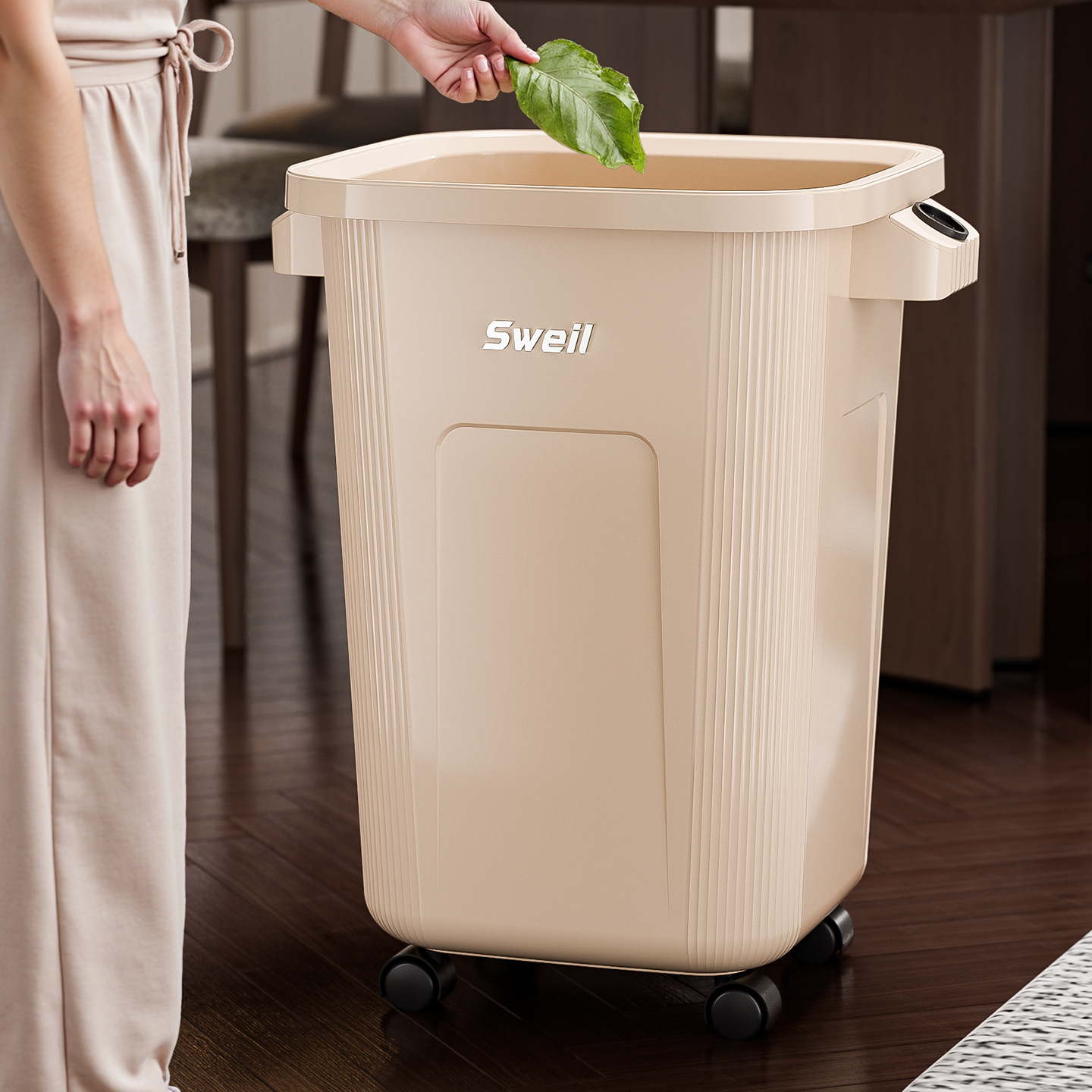 حاوية قمامة كبيرة بعجلات، سلة  - مراجعة Commercial Kitchen Garbage Can وسعره